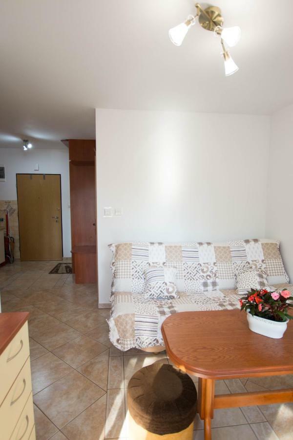 Apartament Makadi Apartment เมียนซิดดรอแย ภายนอก รูปภาพ